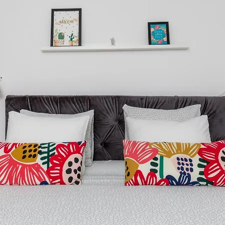 Diocletian's Palace Studio Prime Location, Budget-friendly شقة